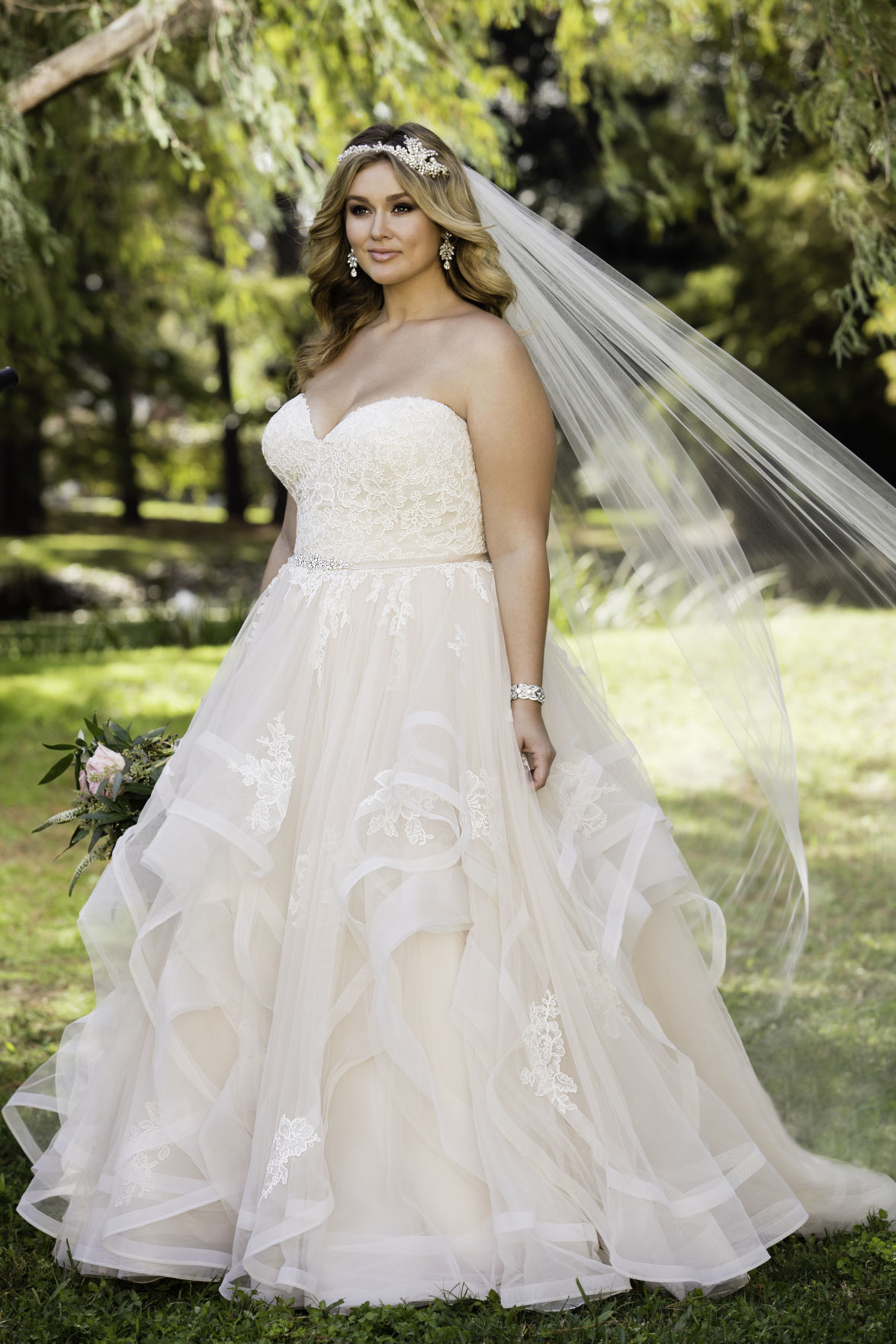 6432 AD2 Stella York.EveryBodyEveryBride.jpg